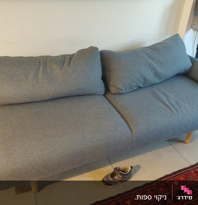 ניקוי ספות.